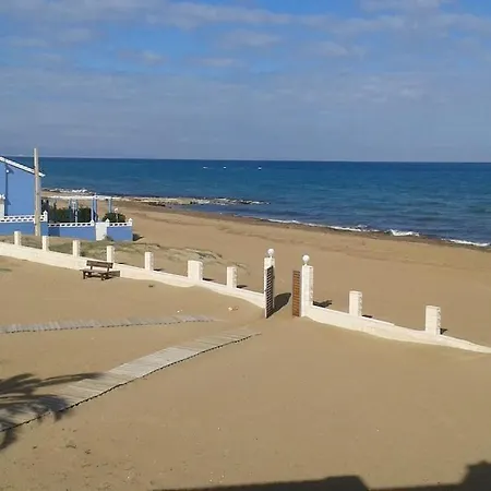 Primera Linea De Playa. 데니아