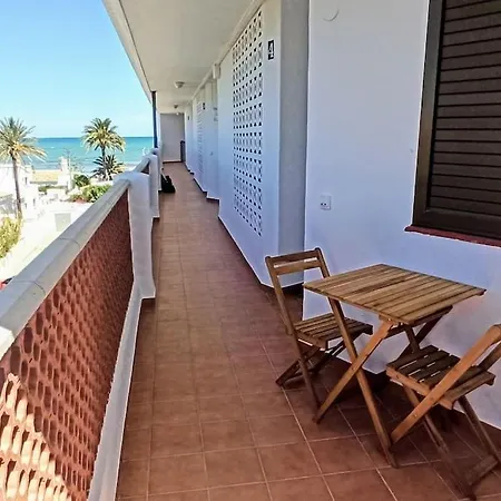 Primera Linea De Playa. Apartament Denia