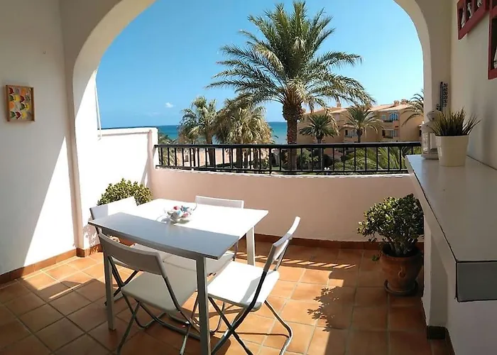 Primera Linea De Playa. Apartament Denia